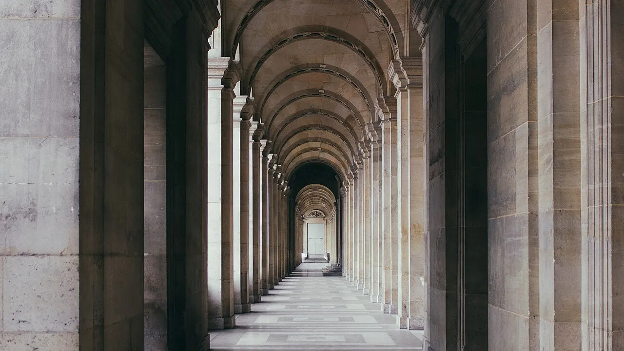 Galería de arcos de piedra